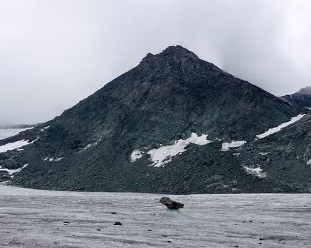 PXL013 Sur le glacier du Baounet.