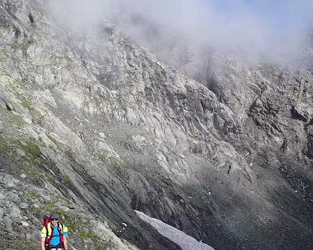 PXL022 Après traversées de névés et sentiers raides à l'italienne, ...