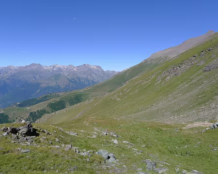 PXL046 Rochemelon réapparaît (en haut à droite). Encore 1100m à gravir...