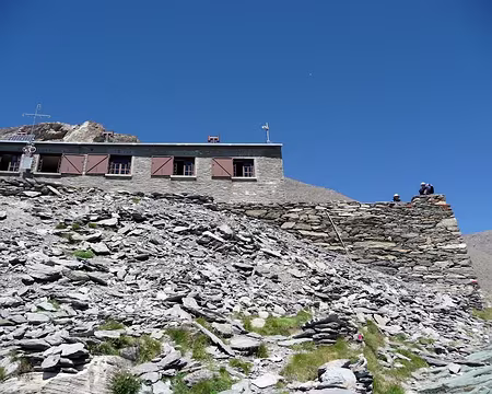 PXL048 Dernière étape avant la montée finale à Rochemelon : le refuge Ca d'Asti.