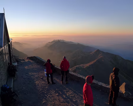 PXL069 5ème jour. Au petit matin, sur la terrasse du Bivacco.