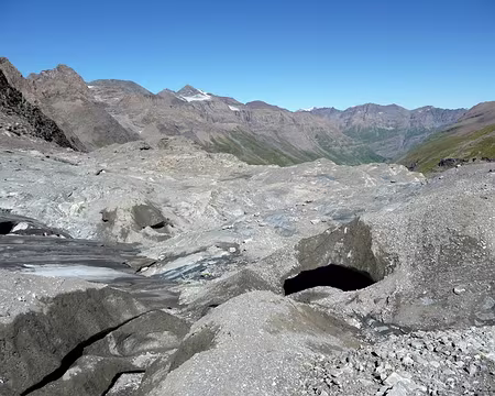PXL089 La langue terminale du glacier de Rochemelon, assez dangereuse, ...