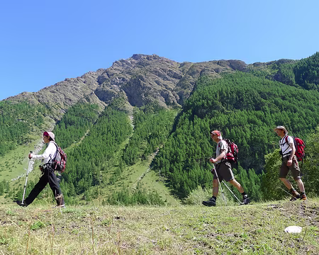 PXL111 Fin. Les pèlerins rentrent chez eux.