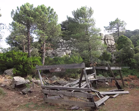 PXL121 Bar en mauvais état à Naseo