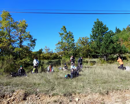 PXL008 Premier pique-nique, à l'abri du vent, sous la chaude présence du soleil