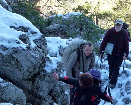 PXL106 On remonte de l'autre côté où l'on va retrouver soleil et chaleur : Christiane, Jean-Paul et Jean-Claude