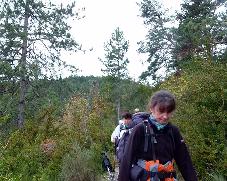 PXL148 Christelle, Loli et Jean-Claude, dans la descente vers Annot