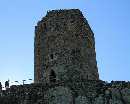 PXL006 Conçues par les Rois de Majorque au 13è s, les tours communiquaient entre elles.