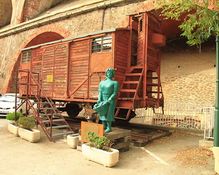 PXL094 Les transbordeuses : au début du XXe siècle, les trains espagnols qui franchissent la frontière à Cerbère doivent être déchargés et leurs marchandises...