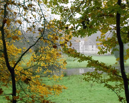 PXL000 Parc du Château de Voisins traversé par la Guéville, St-Hilarion