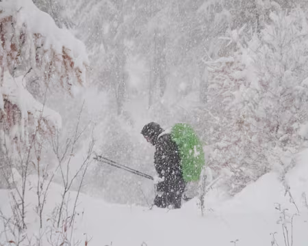 PXL004 On avance difficilement dans une très fine poudreuse.