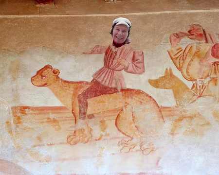 PXL108 Bernadette s'adapte à toutes les situations (murs peints de l'église des Vigneaux)