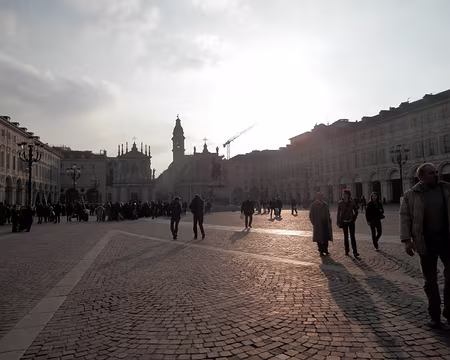 PXL113 Balade à Turin avant le départ pour certains.