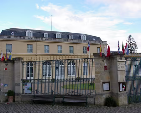 PXL008 Le Château du Val, XVIIè siècle de style classique. C'était une maison de chasse , construite par Jules Hardouin- Mansart, pour le Roi Louis XIV.