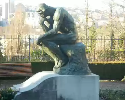 PXL030 Le Penseur, sous la statue reposent le sculpteur et Rose Beuret, sa compagne.