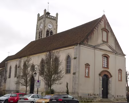 PXL021 Eglise Saint-Nicolas de Neauphle-Le-Château, XIIè siècle, restaurée au XVè. Façade reconstruite au XVIIè siècle suite à un incendie
