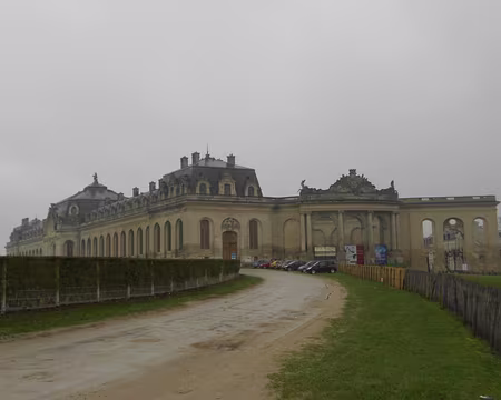 PXL004 Le bâtiment mesure 186 mètres de longueur et la coupole atteint 28 mètres de hauteur.