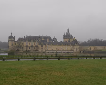 PXL005 Le Petit Château construit pour le Connétable Anne de Montmorency (XVIè s.) et le Château Neuf bâti de 1876 à 1882 pour le Duc d'Aumale