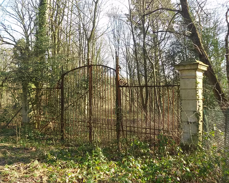 PXL005 Grille des Bons Hommes