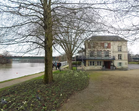 PXL007 Fin du XIXè siècle, Auguste Renoir fut un habitué du restaurant la Maison Fournaise. Il y peignit 