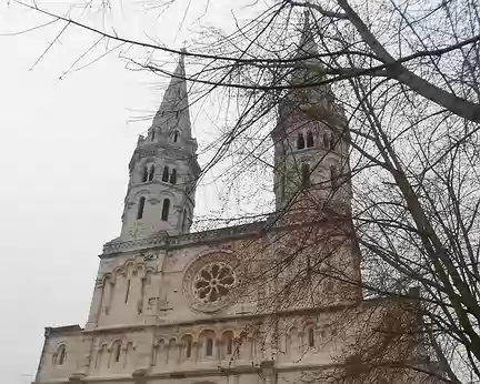 PXL001 Eglise St-Pierre édifiée de 1859 à 1865...