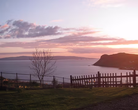 PXL297 Coucher de soleil vu de notre AJ à Uig