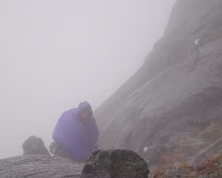 PXL327 Guidés par les cairns dans le brouillard