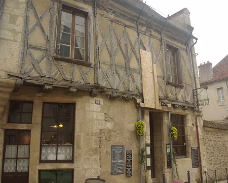 Avallon (vieille maison) Avallon (vieille maison)