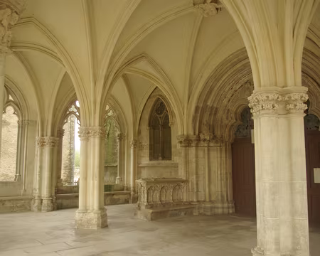 L'église Notre-Dame de Saint-Père L'église Notre-Dame de Saint-Père