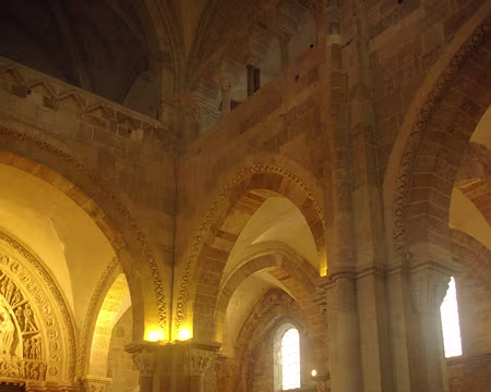 Vézelay (basilique Sainte-Marie-Madeleine) (le narthex) Vézelay (basilique Sainte-Marie-Madeleine) (le narthex)