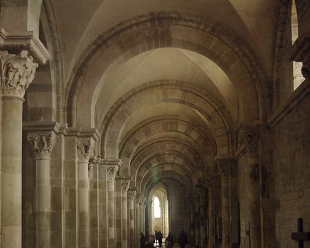 Vézelay (basilique Sainte-Marie-Madeleine) Vézelay (basilique Sainte-Marie-Madeleine)