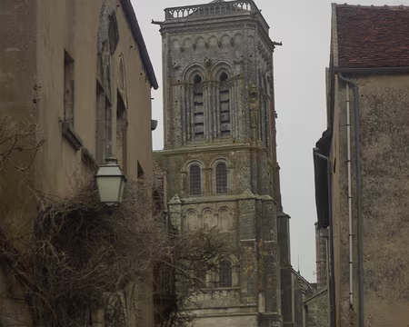 Vézelay : vers la basilique Vézelay : vers la basilique