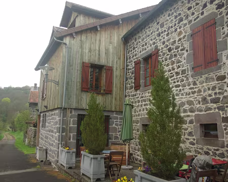 C'est là qu'on avait mangé et c'est là qu'on déjeune C'est là qu'on avait mangé et c'est là qu'on déjeune