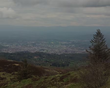 En bas, Clermont-Ferrand En bas, Clermont-Ferrand