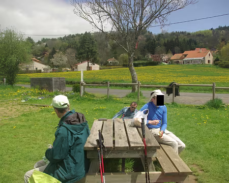 PXL083 Pique-nique frisquet sur les rives du lac de la Cassière