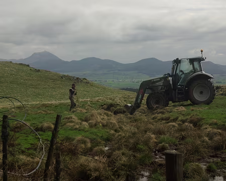 C'est mieux d'être celui qui est dans le tracteur ! C'est mieux d'être celui qui est dans le tracteur !