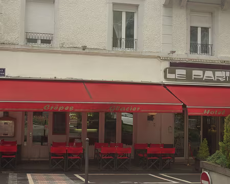 Café de Paris place du Panthéon ! Café de Paris place du Panthéon !