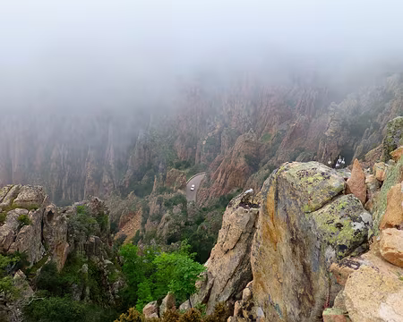 PXL092 Chemin fantastique au-dessus des Calanches