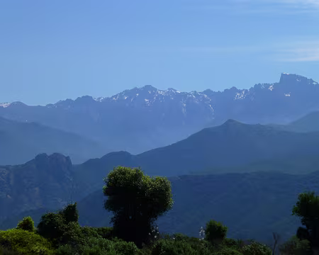 PXL205 Là bas, le GR20, en crampons !
