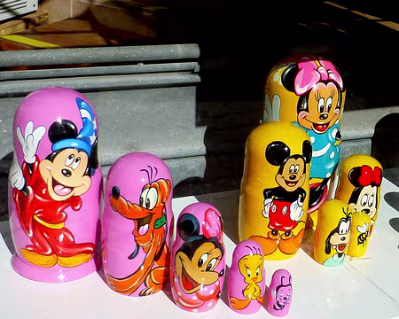 PXL237 Matriochkas Walt Disney : l'Oncle Sam et l'Ours soviétique se sont pacsés !