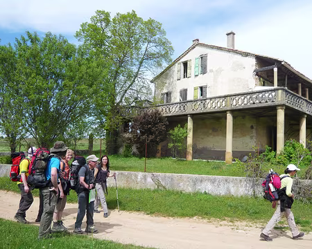 PXL000 4 mai. De Manosque à St-Martin-de-Brômes. Premiers pas hors bitume.