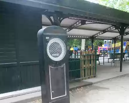 PXL010 Pèse-personnes, jardin du Luxembourg