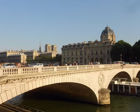 PXL019 Le Pont au Change, Notre-Dame et le dôme du Tribunal de Commerce