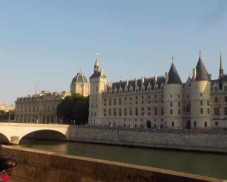 PXL020 Le Tribunal de Commerce et la Conciergerie