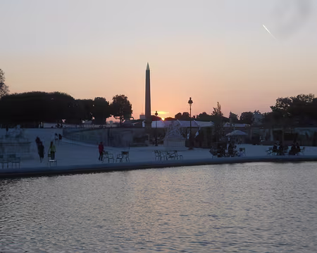 PXL038 Coucher du soleil derrière l'Obélisque de Louksor