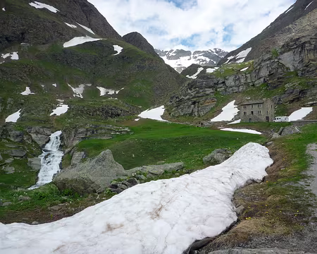 PXL012 Dans le goulet du Gouillon çà ne passe pas, il nous faut prendre la route du col de l'Iseran.