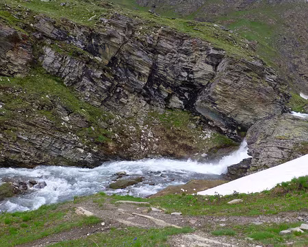PXL013 Le torrent de la Lenta, où l'absence de la passerelle nous a fait rebrousser chemin.