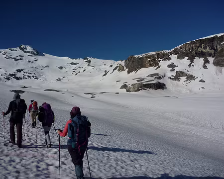 PXL069 Au fond de gauche à droite : Pointe de Méan Martin, col du Pisset et col de la Rocheure un peu caché