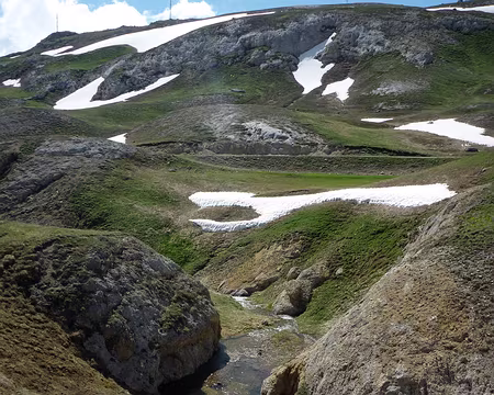 PXL103 Descente au parking de Bellecombe et fin de la randonnée.
