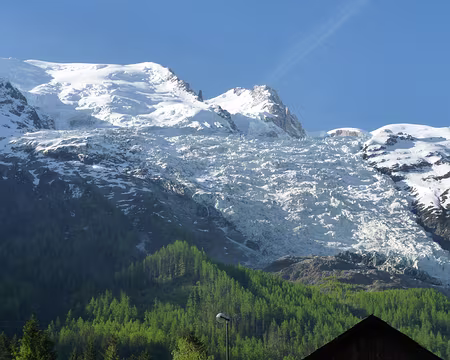 PXL001 Le glacier des Bossons nous tombe dessus